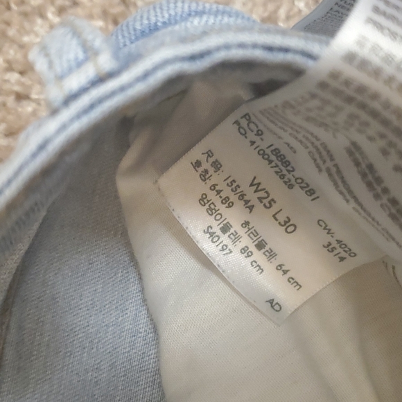 Size 25 levis 721 high rise skinny jeans - Picture 3 of 4